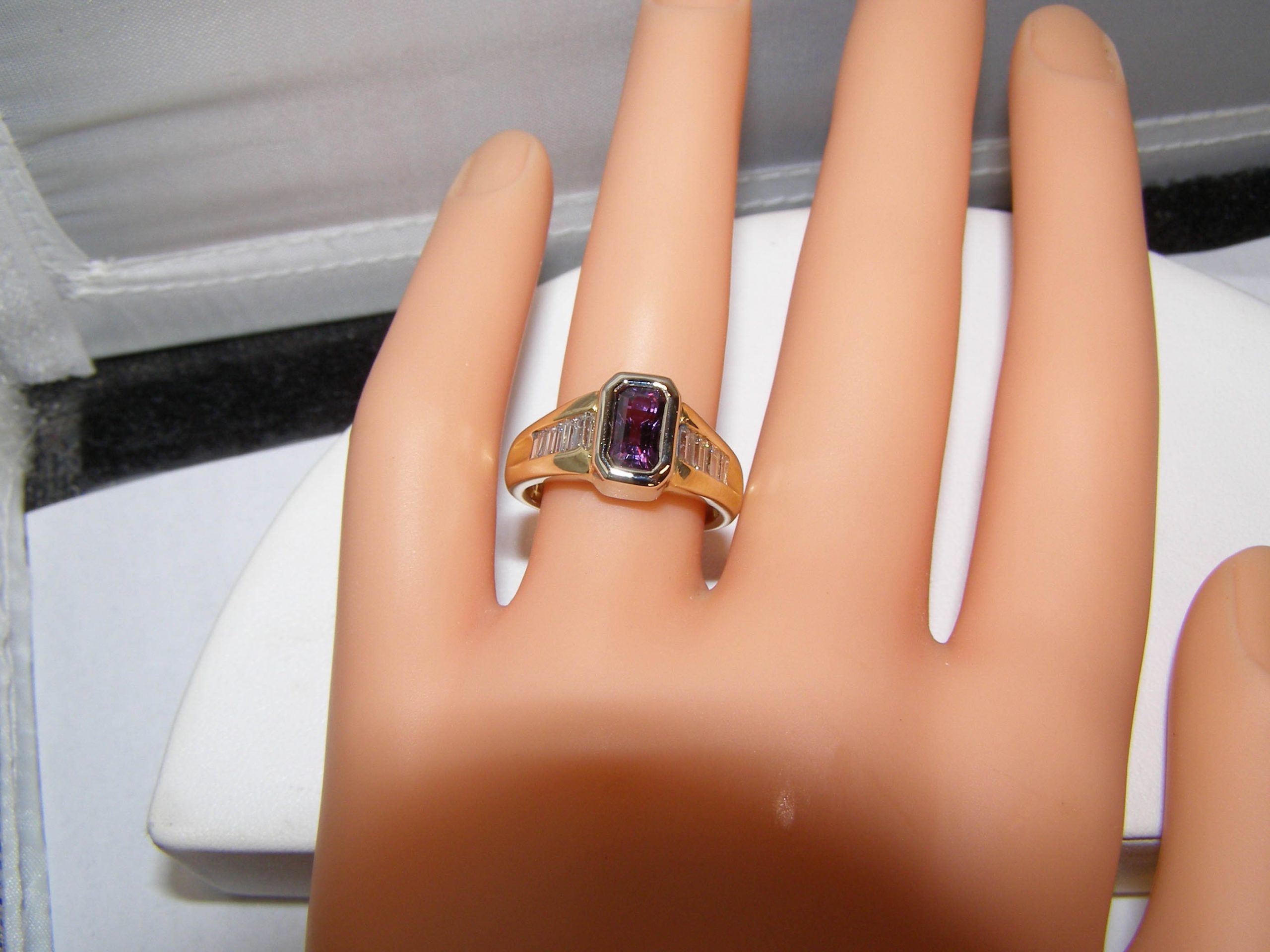Color Change Maroon/Purple Sapphire (H)* Dia Ring 14KYG 2.06ctw