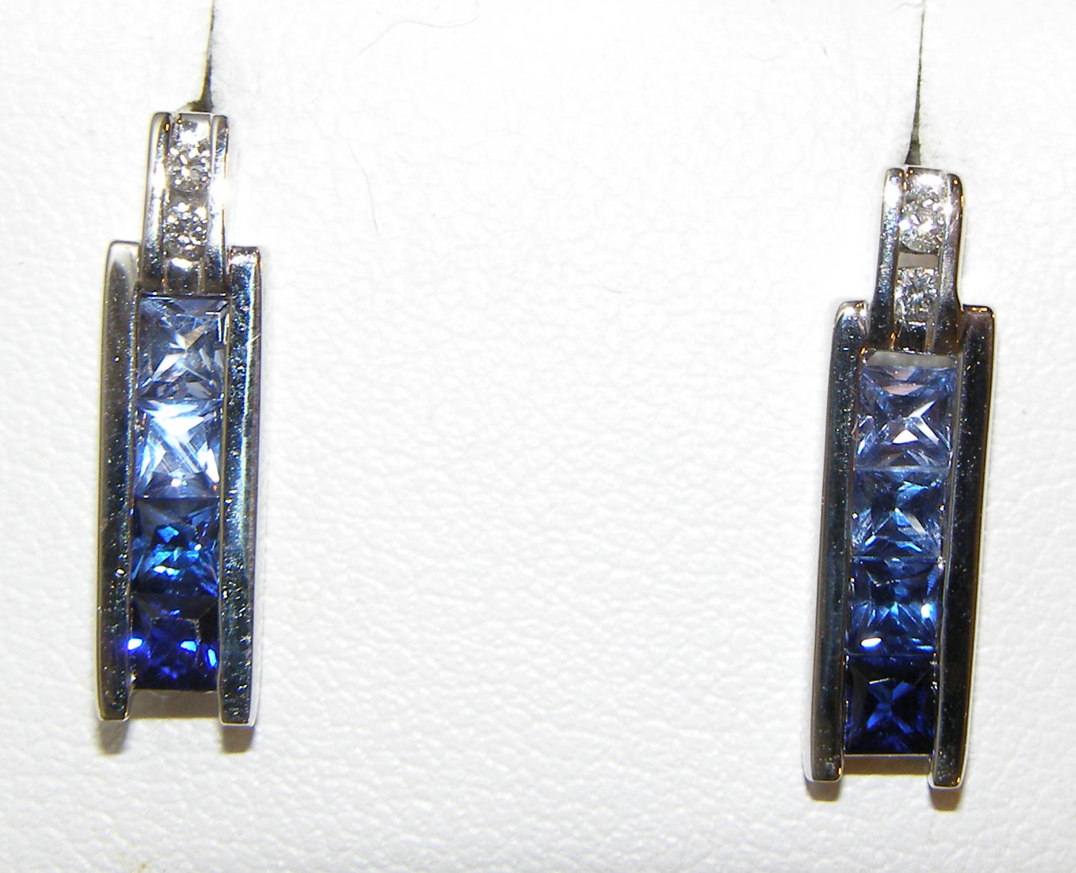 Transitioning Blue Sapphire (H)& Diamond Earrings 14KWG 1.28 ctw