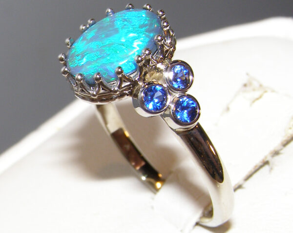 Solid Lighting Ridge, AU Black Opal Ceylon Sapphire Ring 14KWG 1.65 ctw