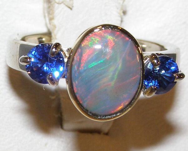 Lightning Ridge Black Opal (N)* Ceylon Sapphire Ring 18KTT - Image 3