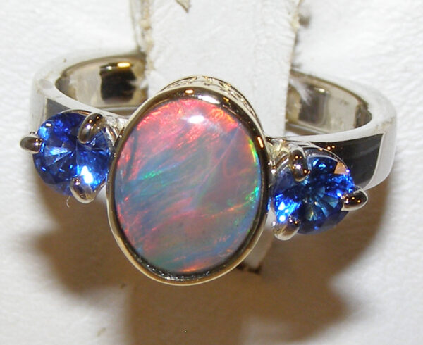 Lightning Ridge Black Opal (N)* Ceylon Sapphire Ring 18KTT - Image 4