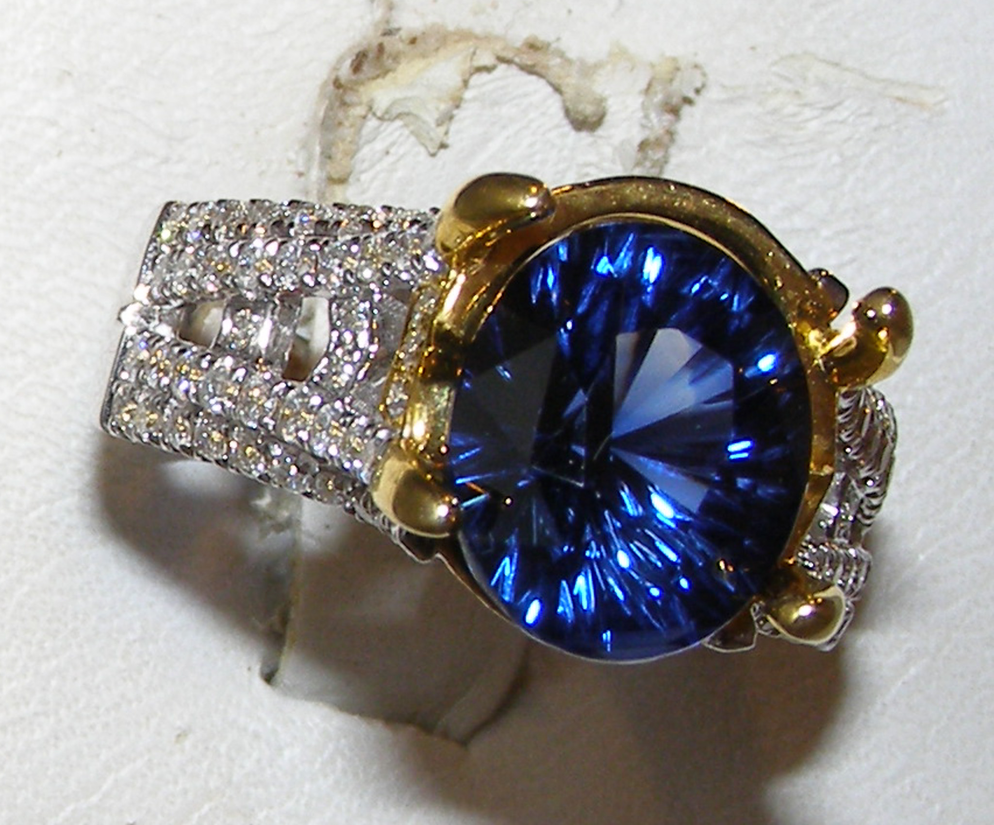 Concave Faceted AGL Certified Sapphire (H)* Diamond Platinum Ring 5.89 ctw - Image 3